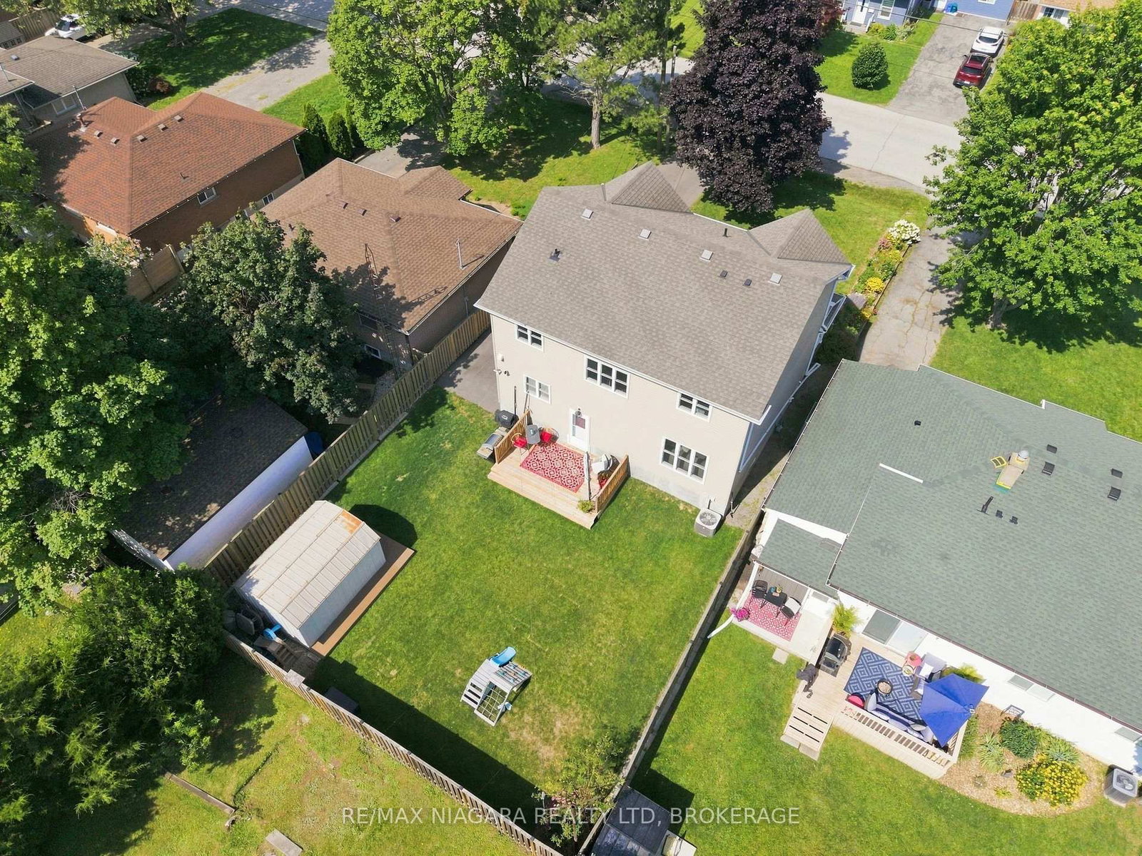 12 Lakeview Avenue • Grimsby, ON photo 39