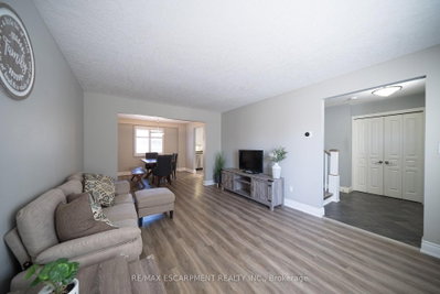20 Hogarth Road • Brantford, ON photo 8