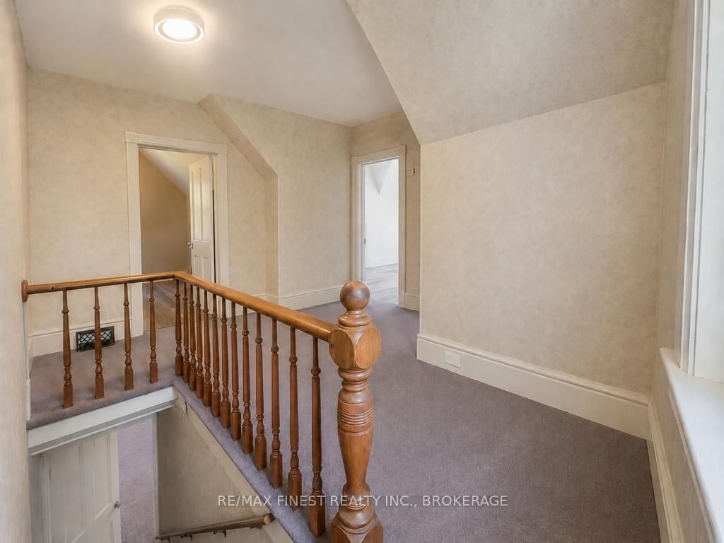 697 Warburton Road • Front of Leeds & Seeleys Bay, ON photo 11