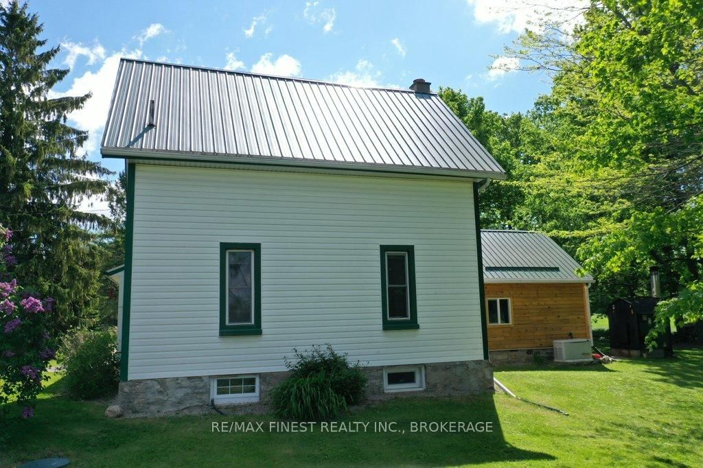 697 Warburton Road • Front of Leeds & Seeleys Bay, ON photo 30