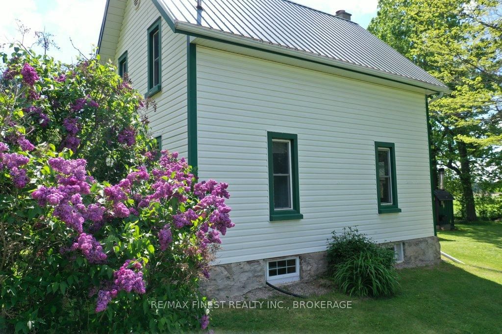 697 Warburton Road • Front of Leeds & Seeleys Bay, ON photo 31