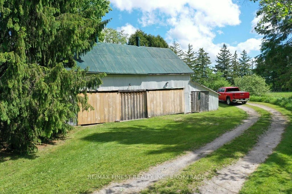 697 Warburton Road • Front of Leeds & Seeleys Bay, ON photo 34