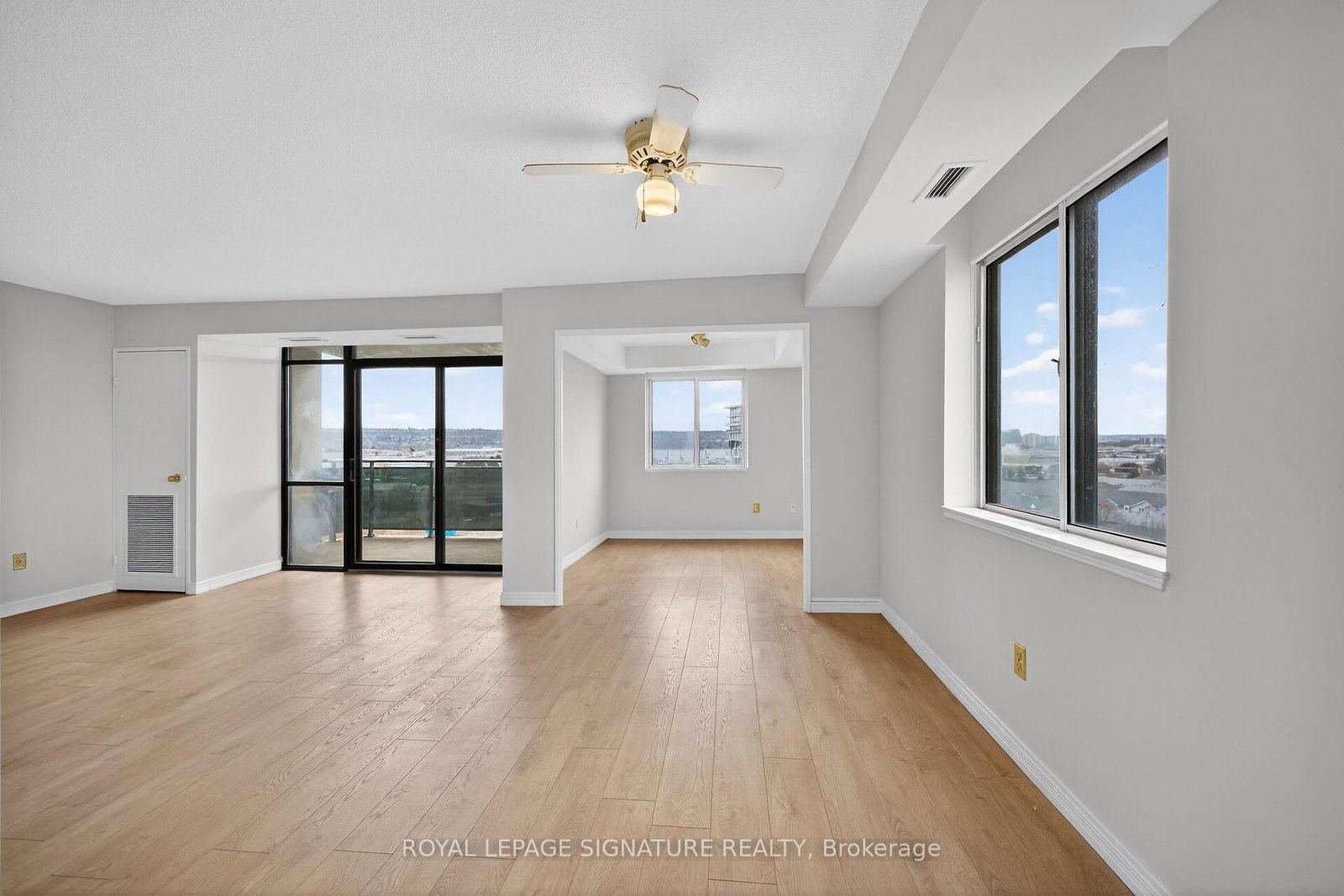 301 Frances Avenue • #907 • Hamilton, ON photo 16