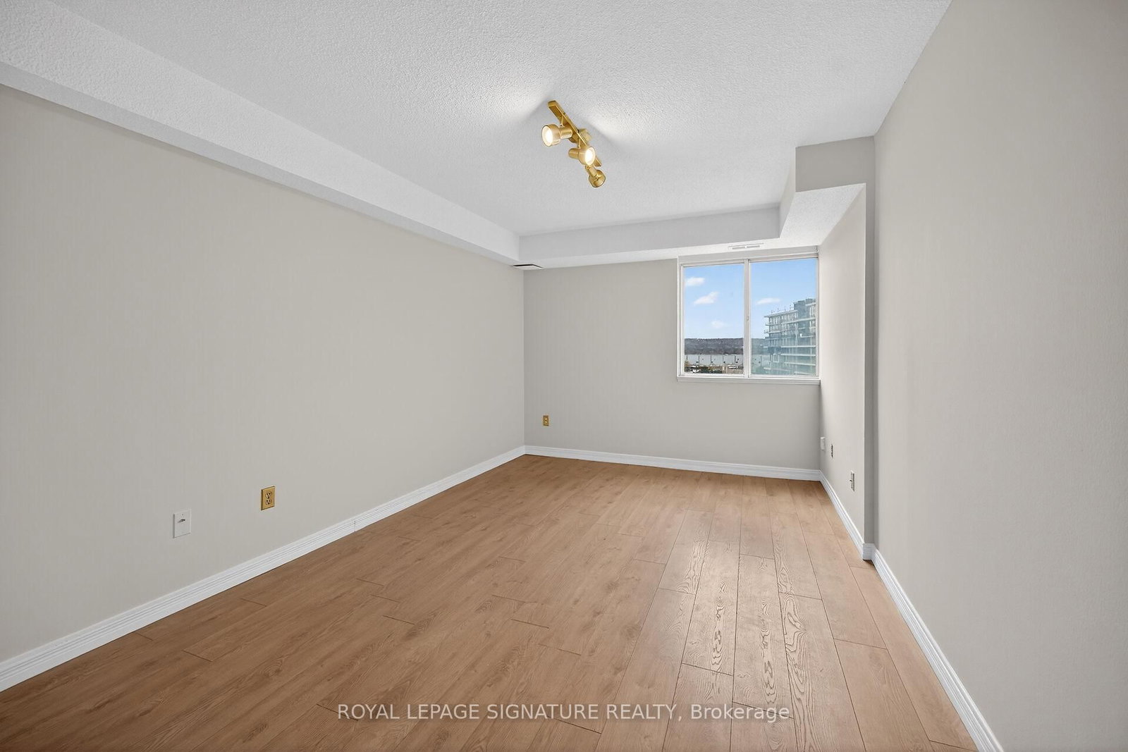301 Frances Avenue • #907 • Hamilton, ON photo 20