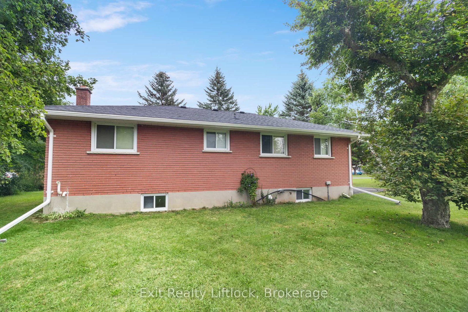 745 Baltic Drive • Selwyn, ON photo 14