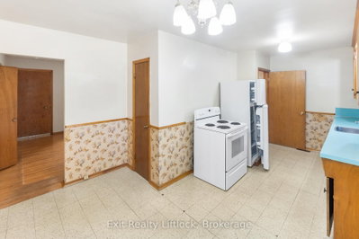 745 Baltic Drive • Selwyn, ON photo 6