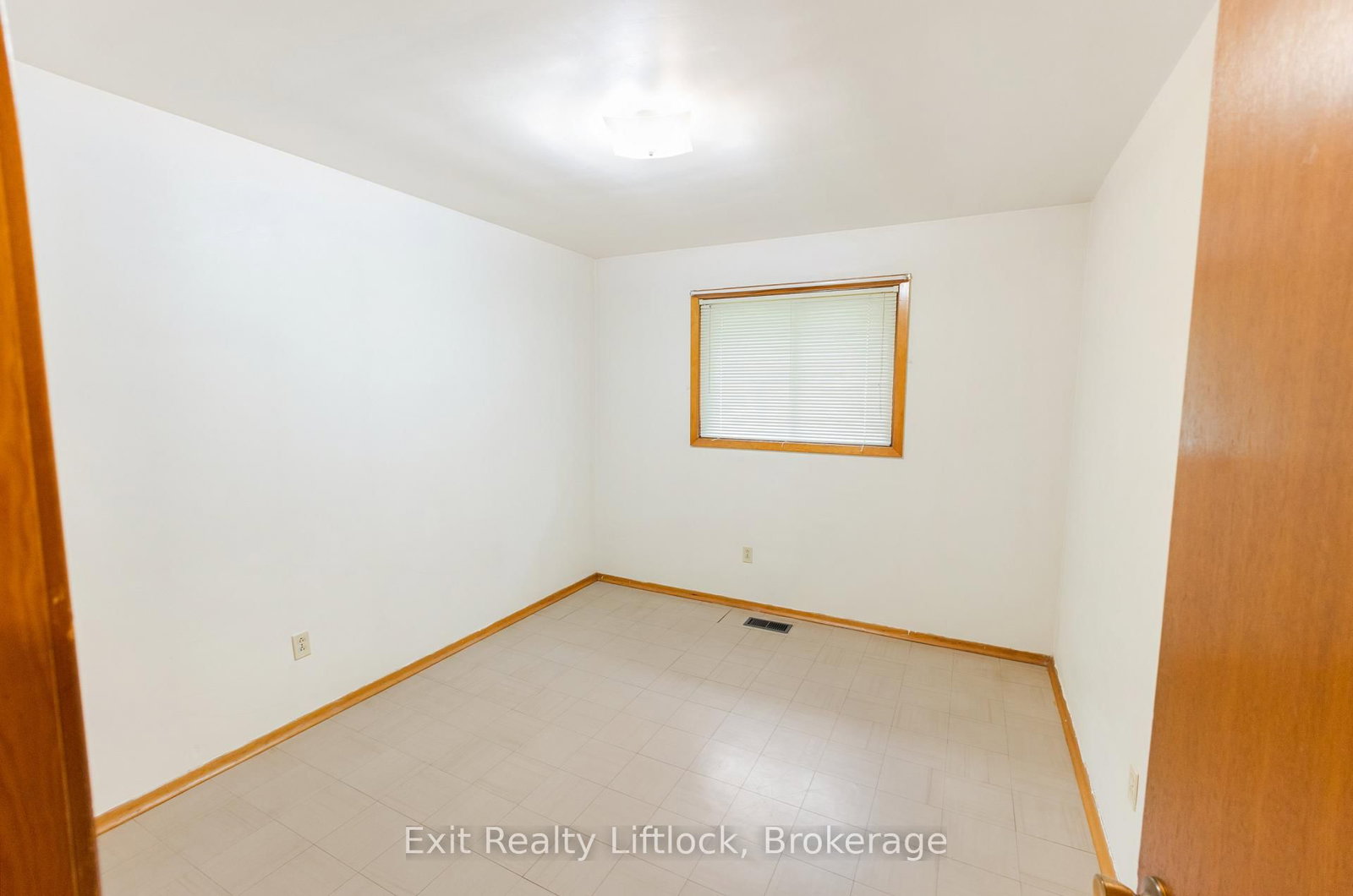 745 Baltic Drive • Selwyn, ON photo 9