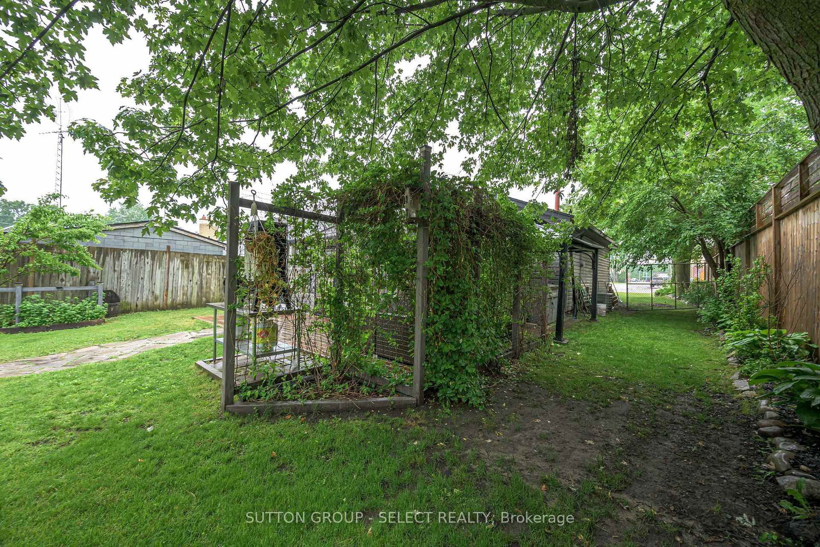 152 Elm Street • West Elgin, ON photo 23