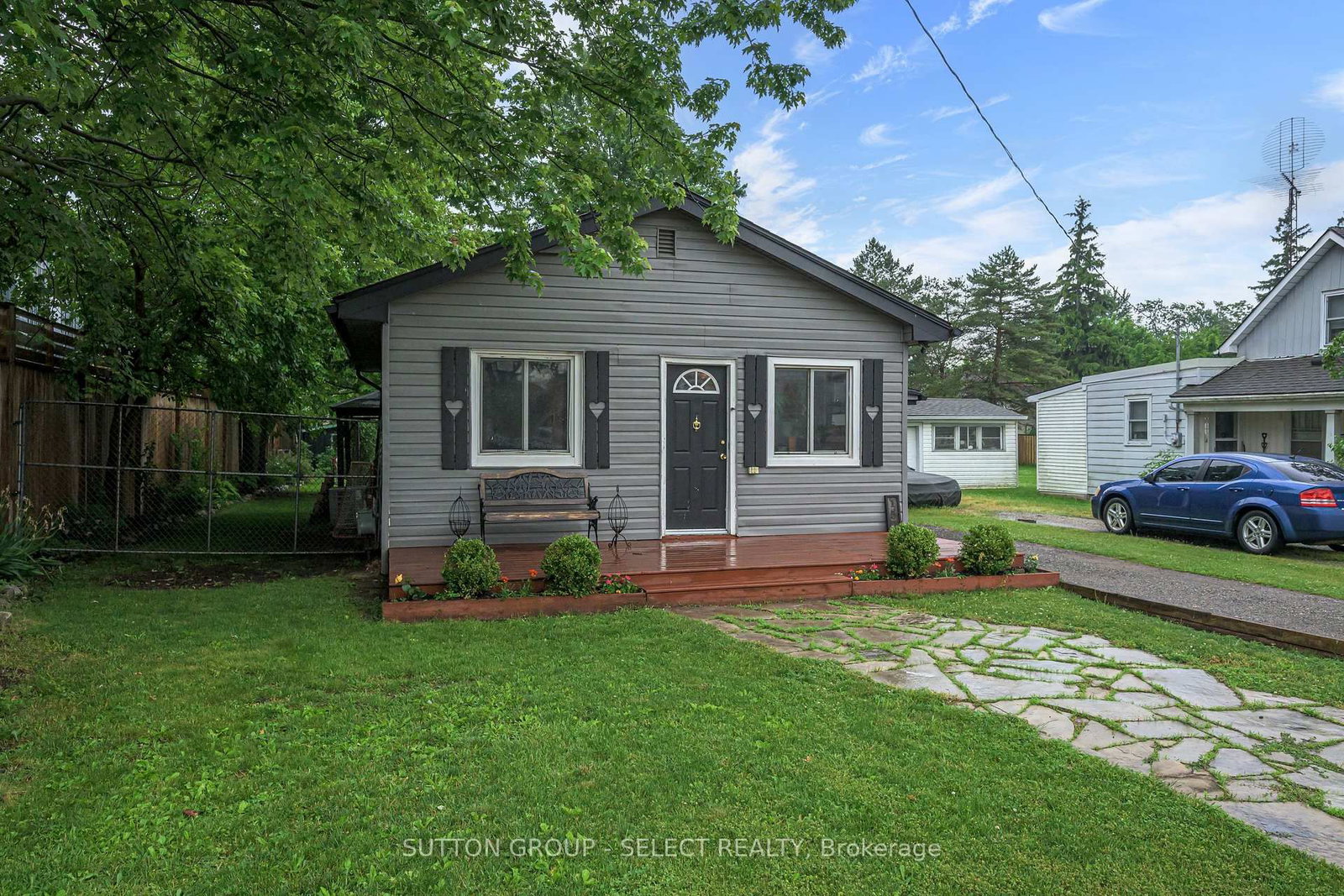 152 Elm Street • West Elgin, ON photo 3