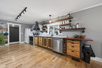 152 Elm Street • West Elgin, ON photo 9
