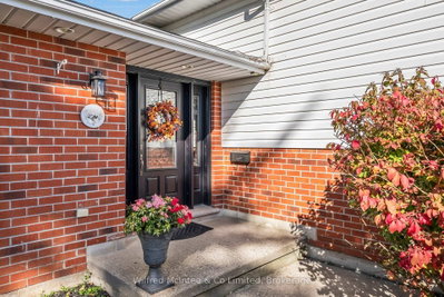 210 James Street • Arran-Elderslie, ON photo 6
