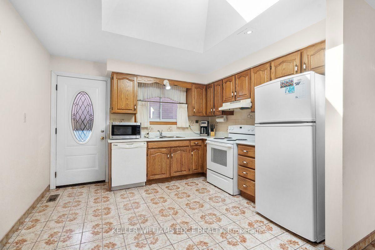 45 Juniper Drive • Hamilton, ON photo 3