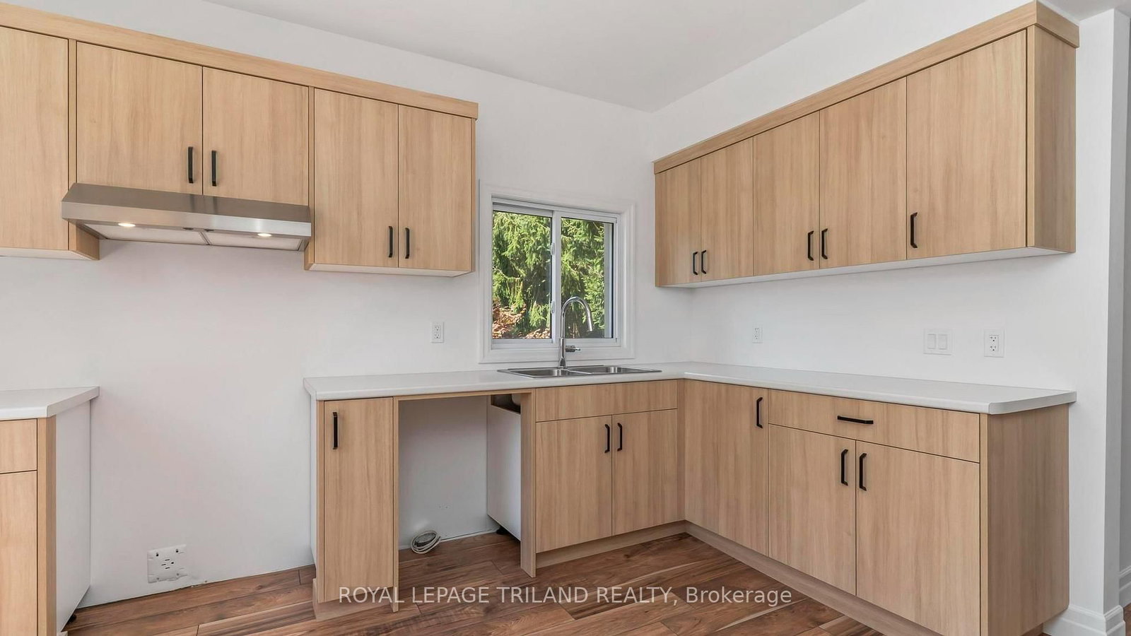 114 FAIRVIEW Avenue • St. Thomas, ON photo 16
