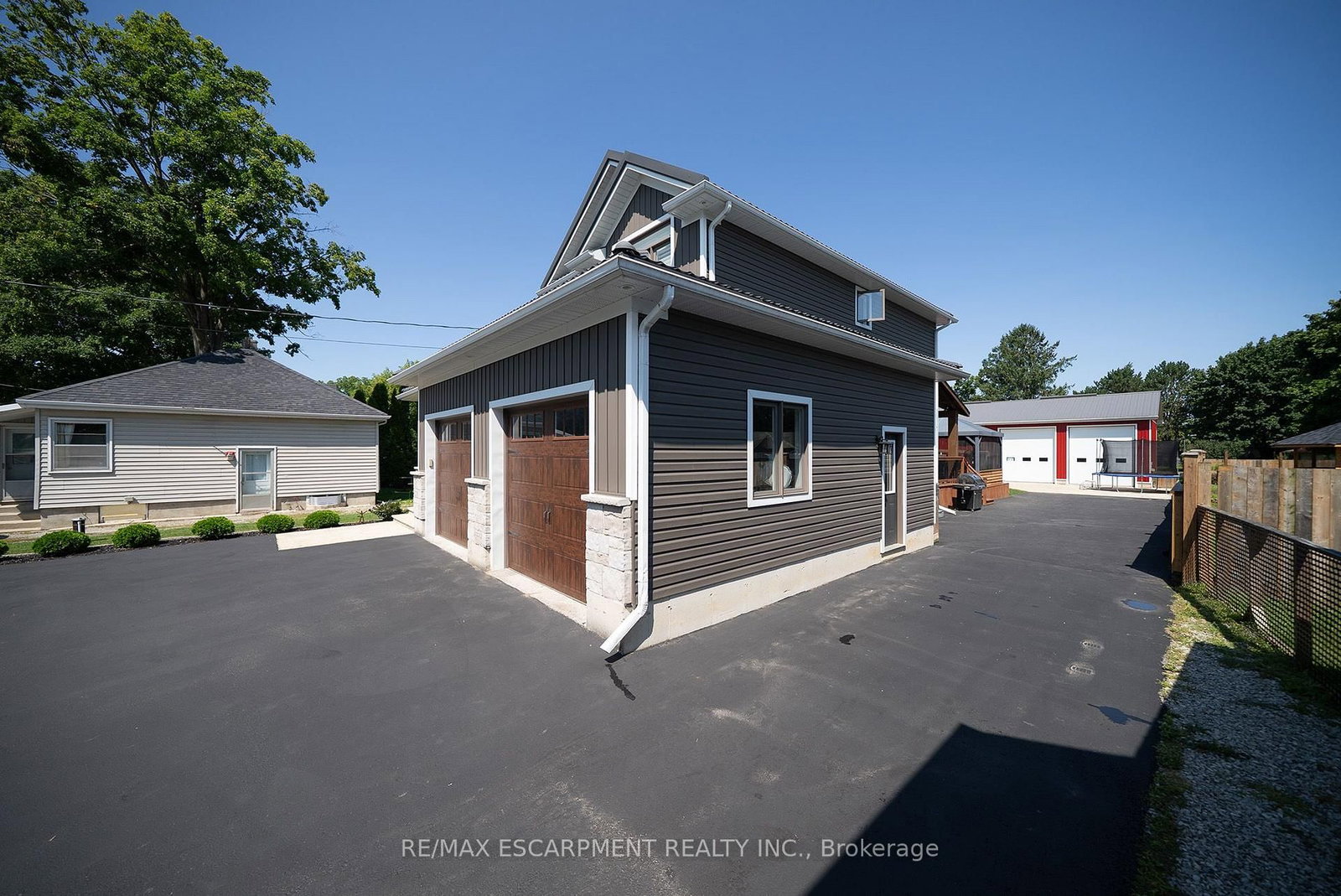 166 King Street • Brant, ON photo 4