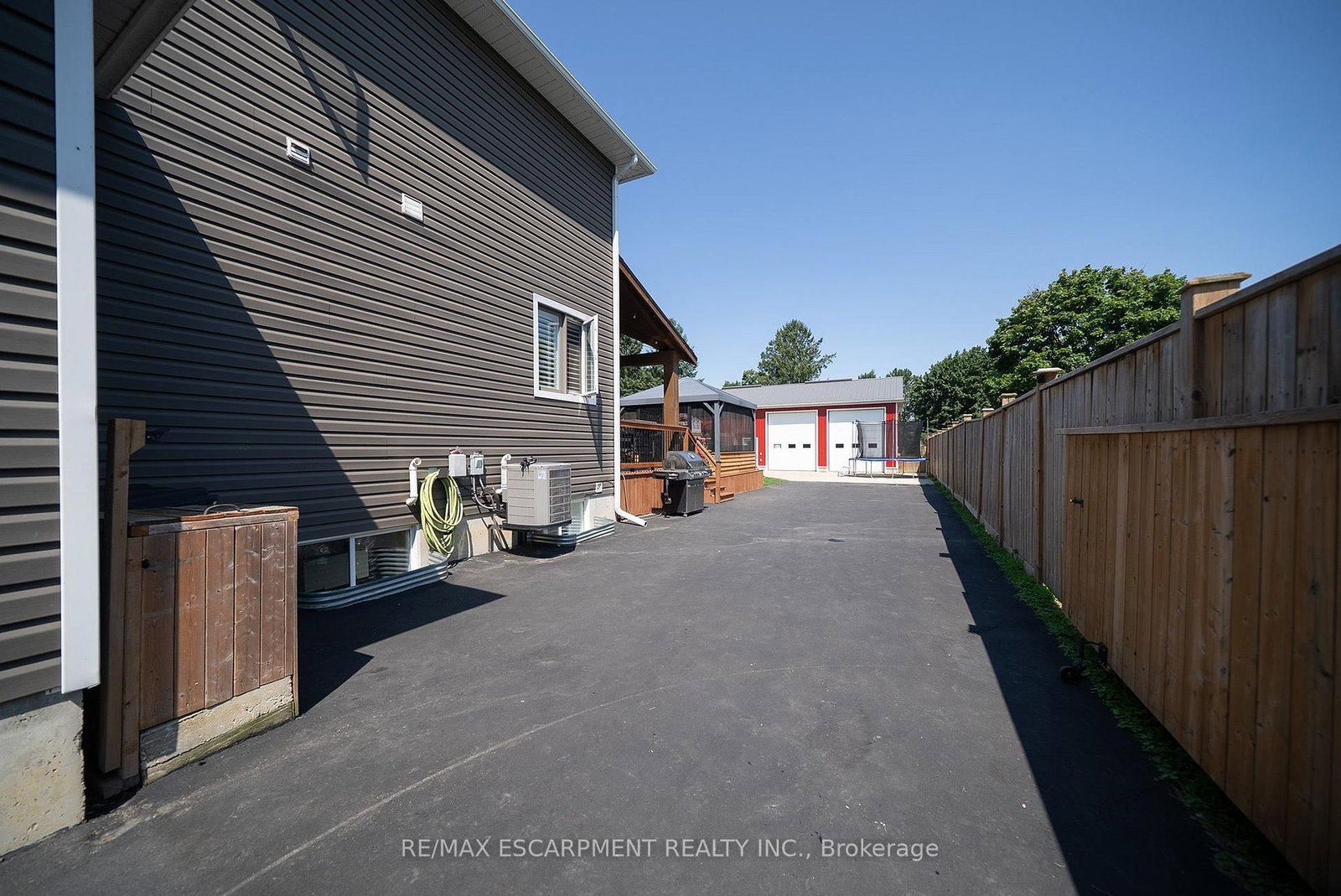 166 King Street • Brant, ON photo 5