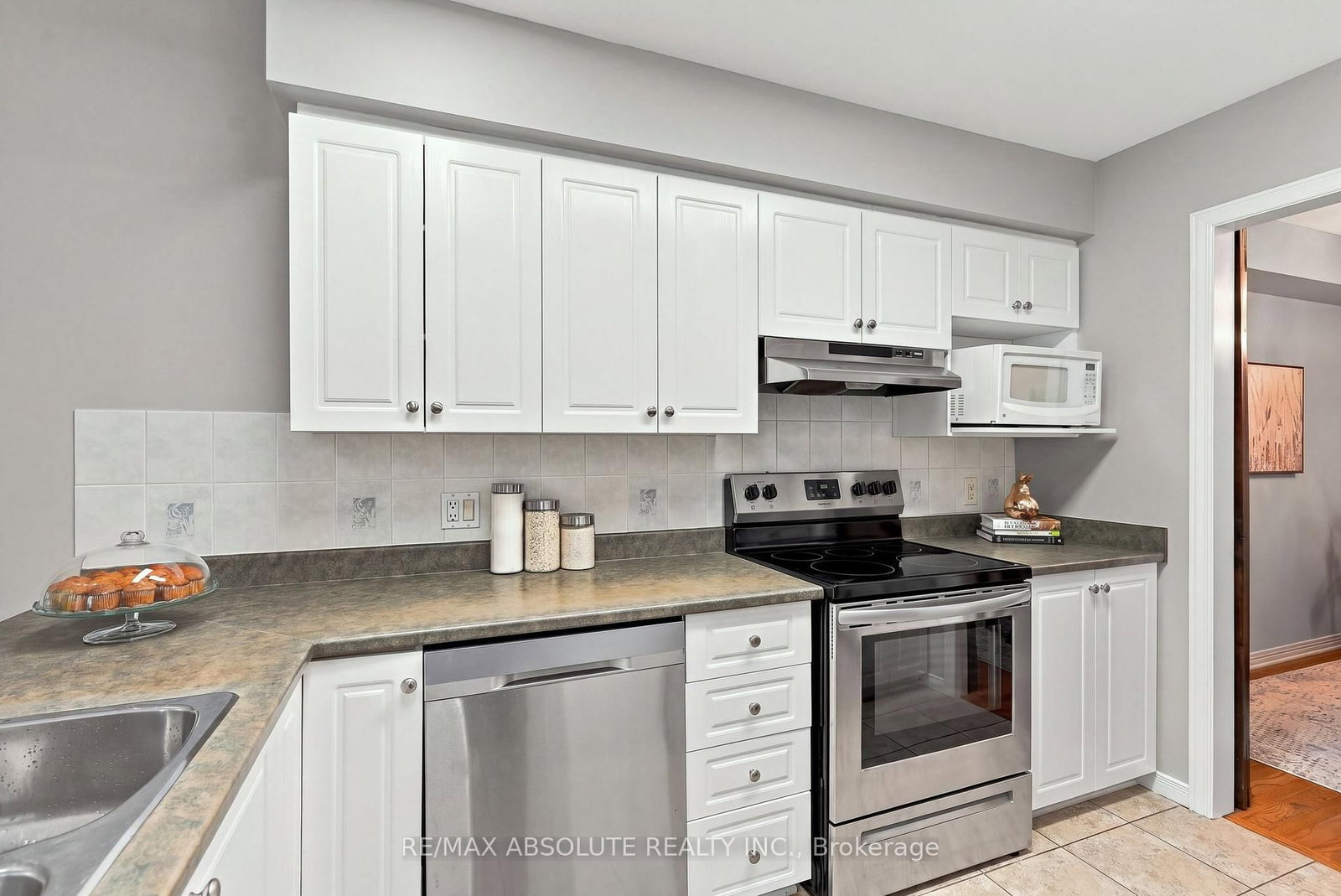 26 Milner Downs Crescent • Ottawa, ON photo 14