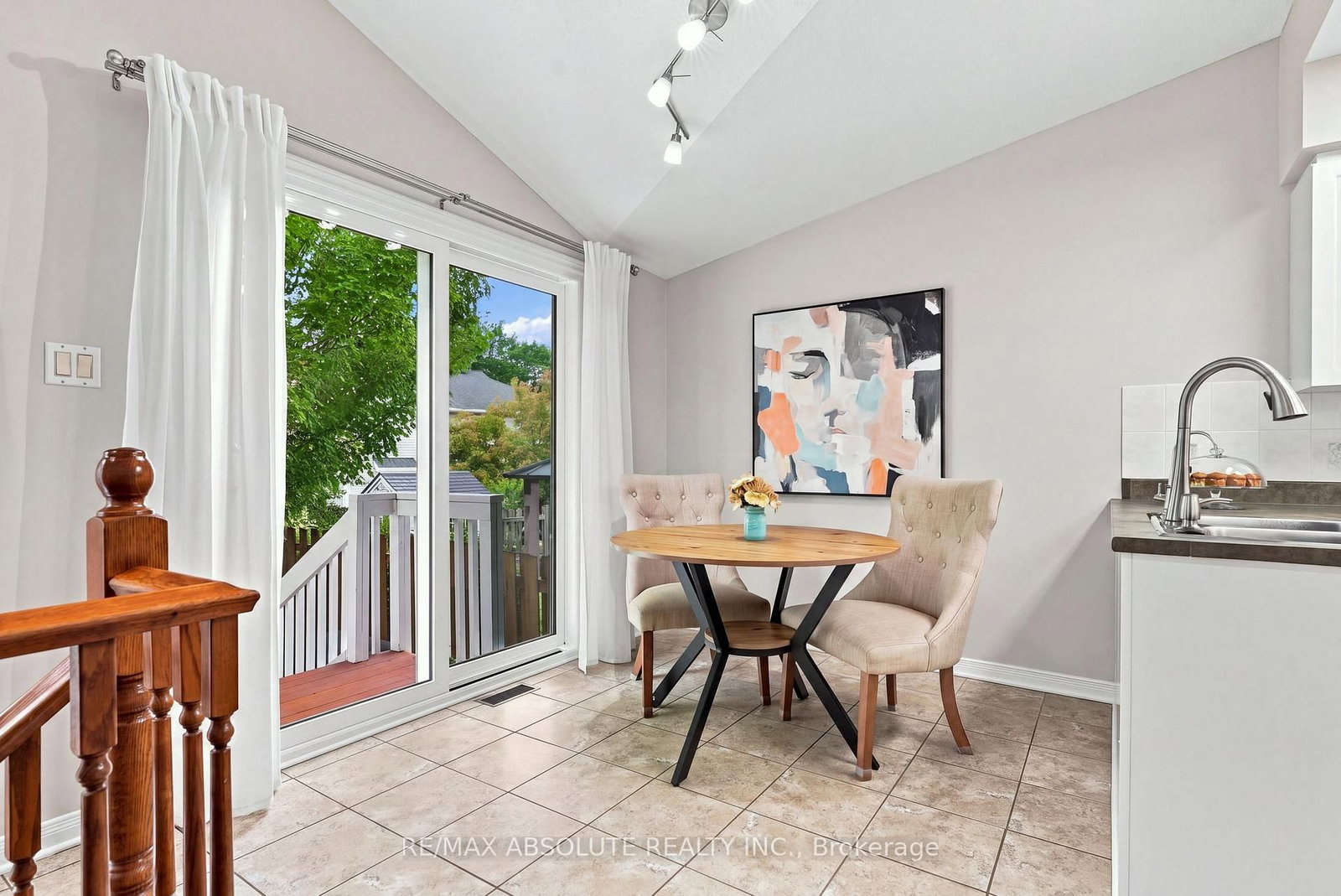 26 Milner Downs Crescent • Ottawa, ON photo 18