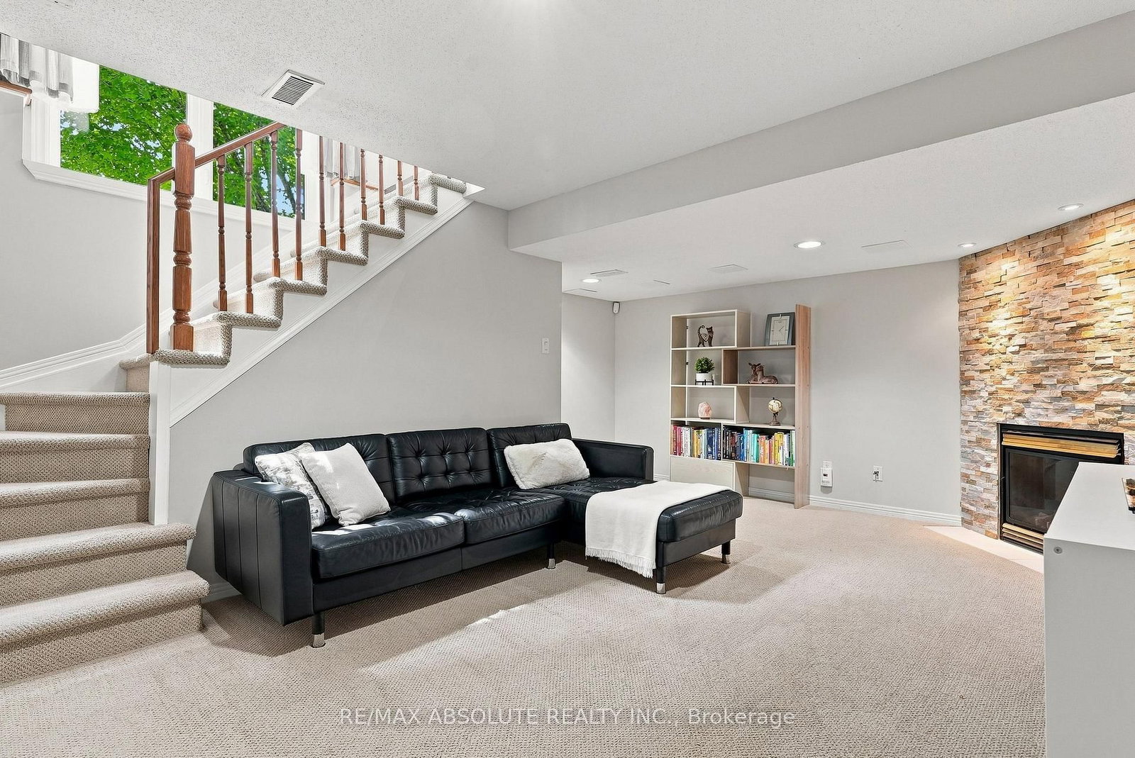 26 Milner Downs Crescent • Ottawa, ON photo 35