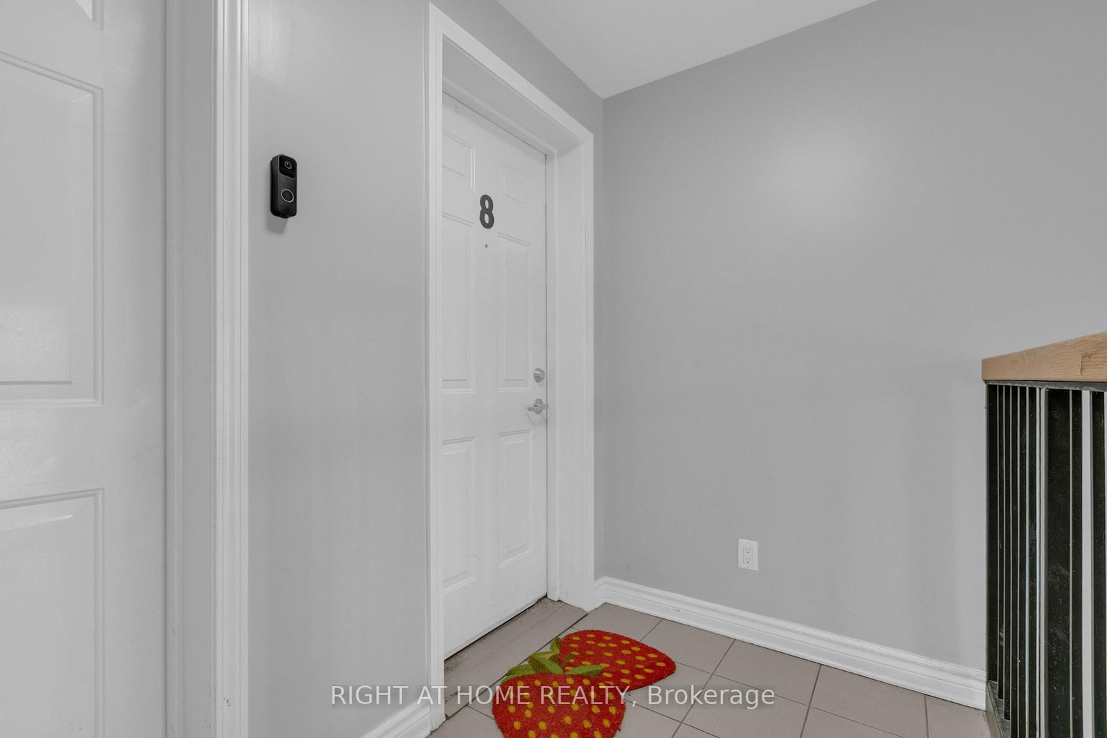 585 Stonefield Private • #8 • Ottawa, ON photo 3