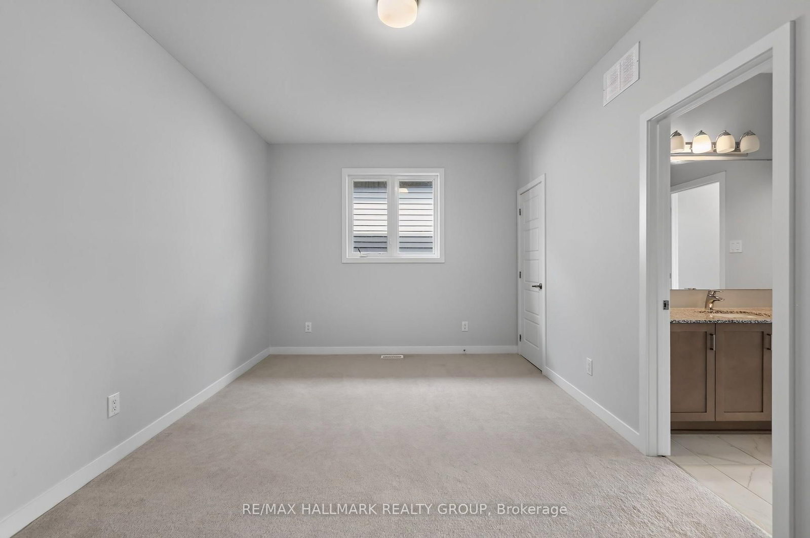 717 Fenwick Way • Ottawa, ON photo 36
