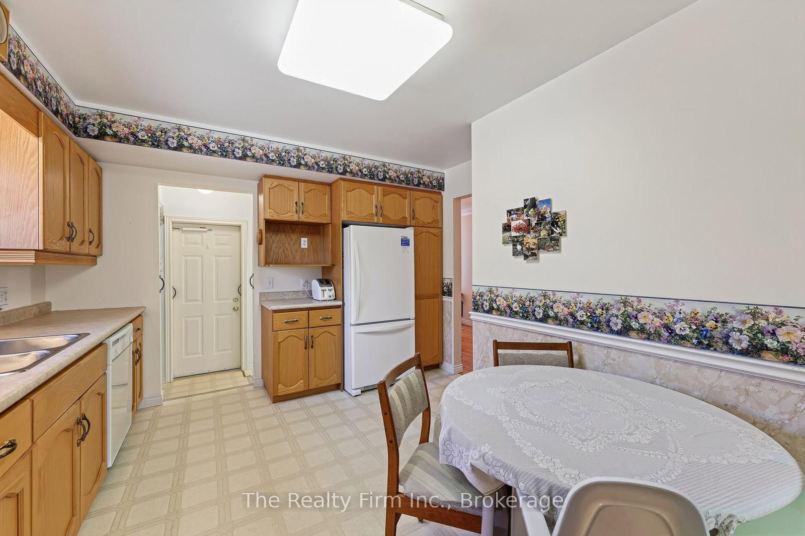 573 Lansdowne Avenue • Woodstock, ON photo 12