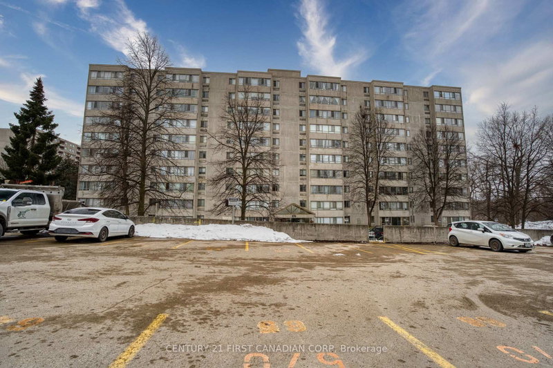 912 - 570 Proudfoot Lane