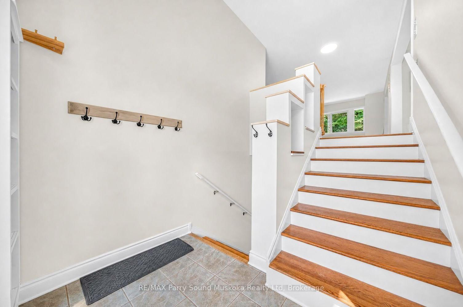 8 Mountain Basin Drive • McDougall, ON photo 4