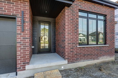 79 Royal Crescent • Southwold, ON photo 4