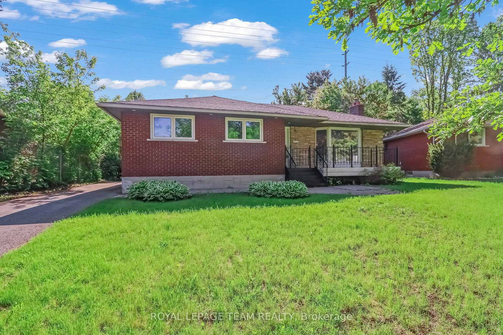 Detached House for sale at 2317 Elmira Drive, Ottawa, Ontario, K2C 1H3 - Parkway Park - MLS: X13657082