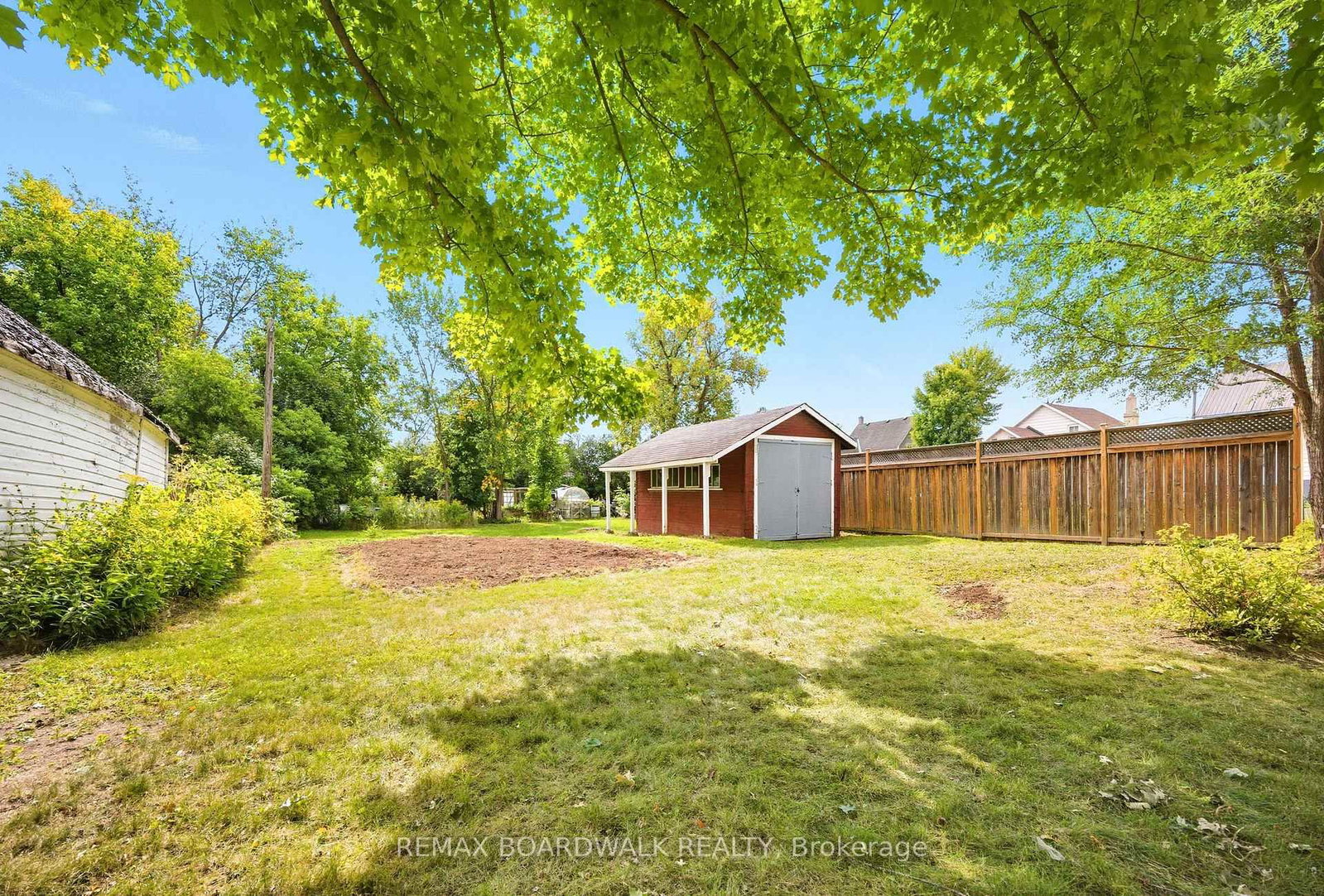 22 Isabella Street • Perth, ON photo 37