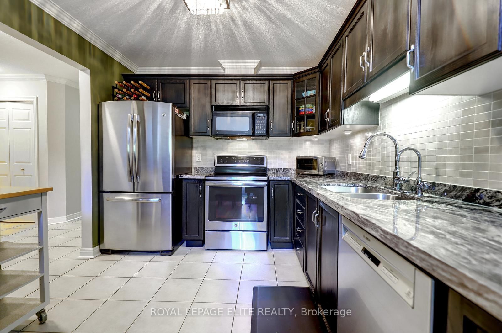 118 Lynch Circle • Guelph, ON photo 10