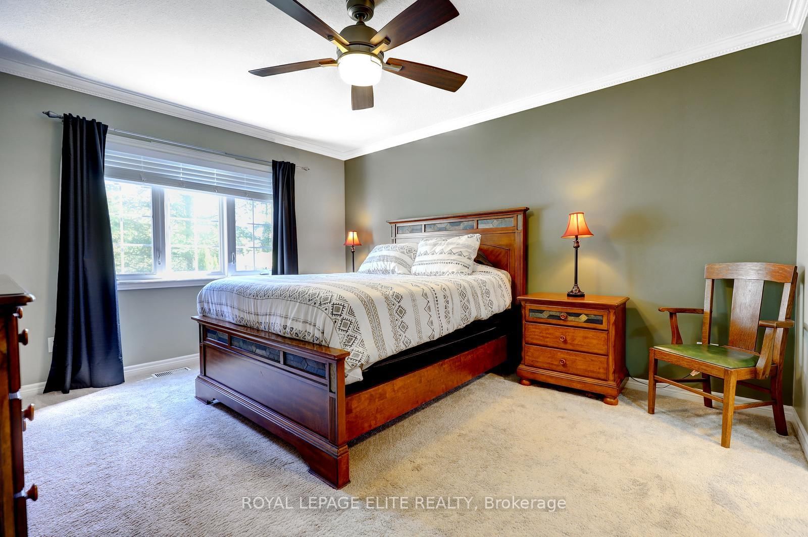 118 Lynch Circle • Guelph, ON photo 16