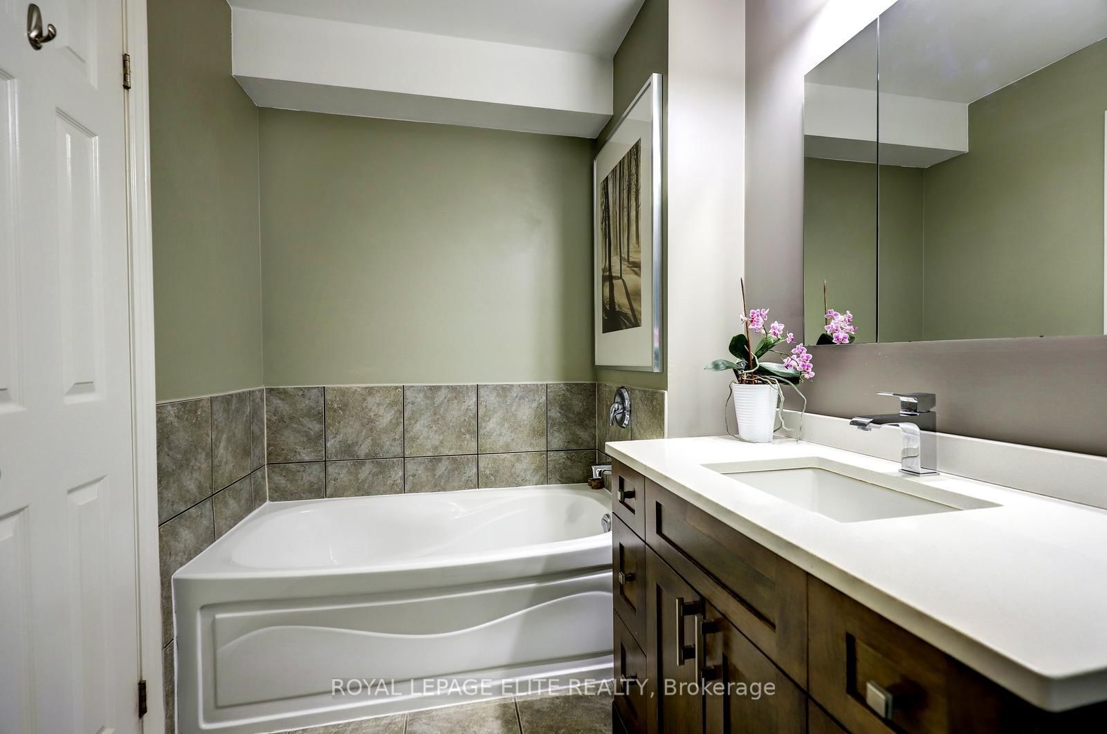 118 Lynch Circle • Guelph, ON photo 19
