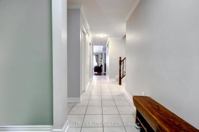 118 Lynch Circle • Guelph, ON photo 5
