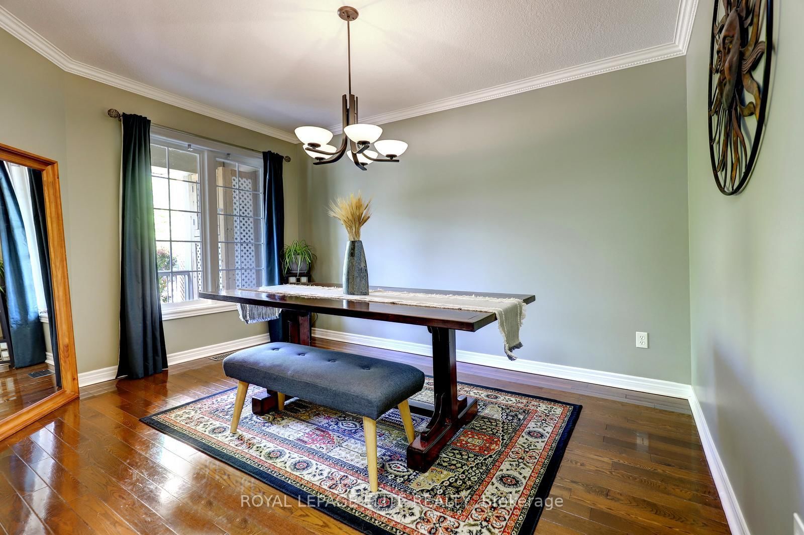118 Lynch Circle • Guelph, ON photo 6