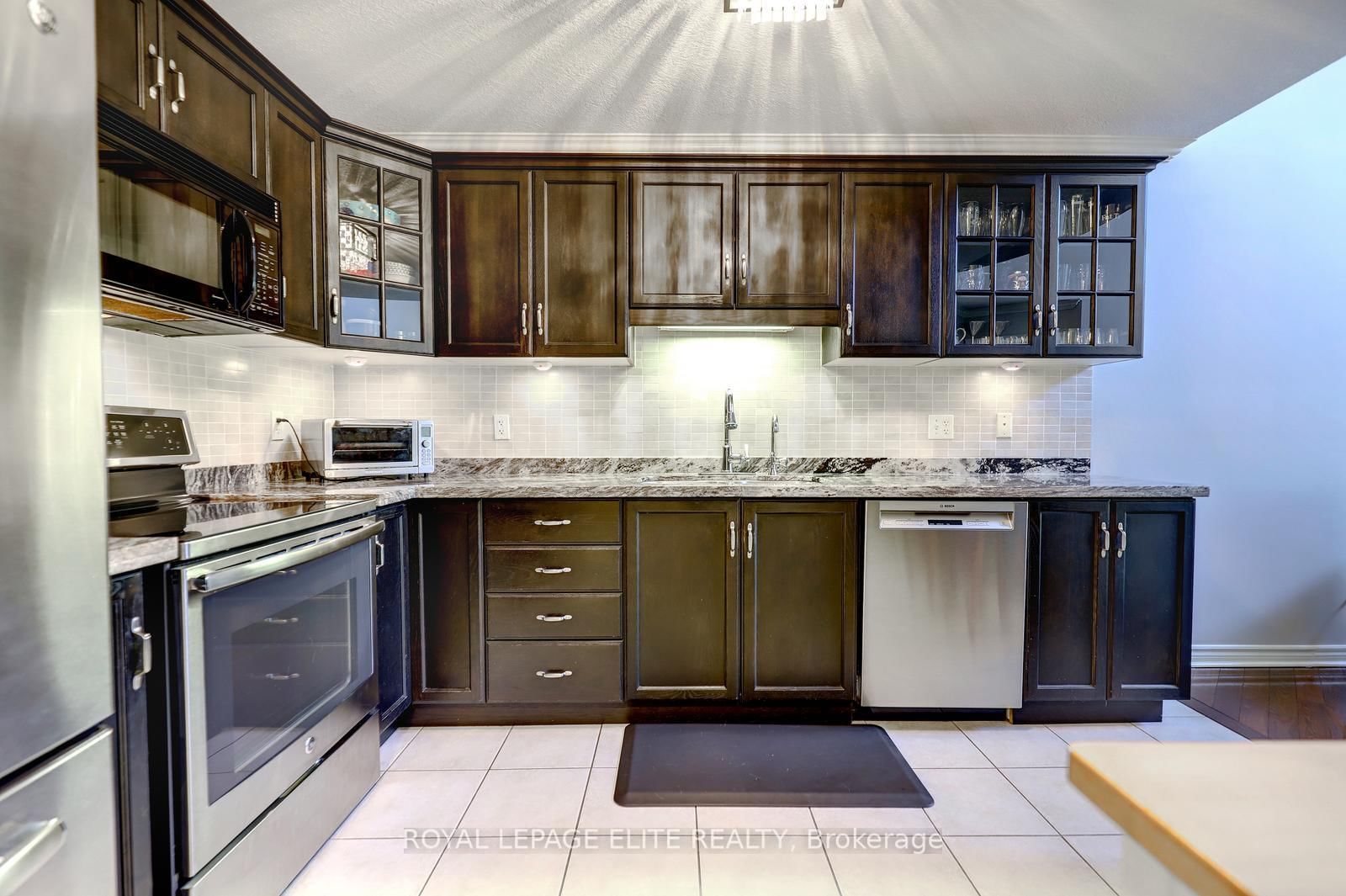 118 Lynch Circle • Guelph, ON photo 8