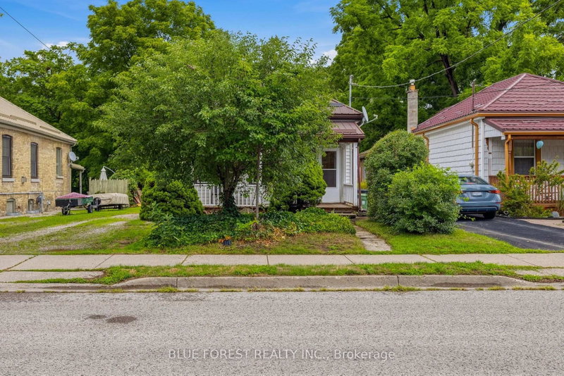548 Elizabeth Street