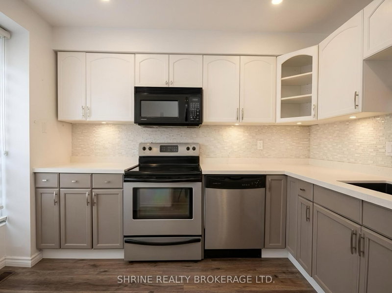33 - 626 WHARNCLIFFE Road S