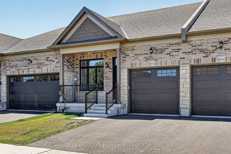 808 Garden Court Crescent