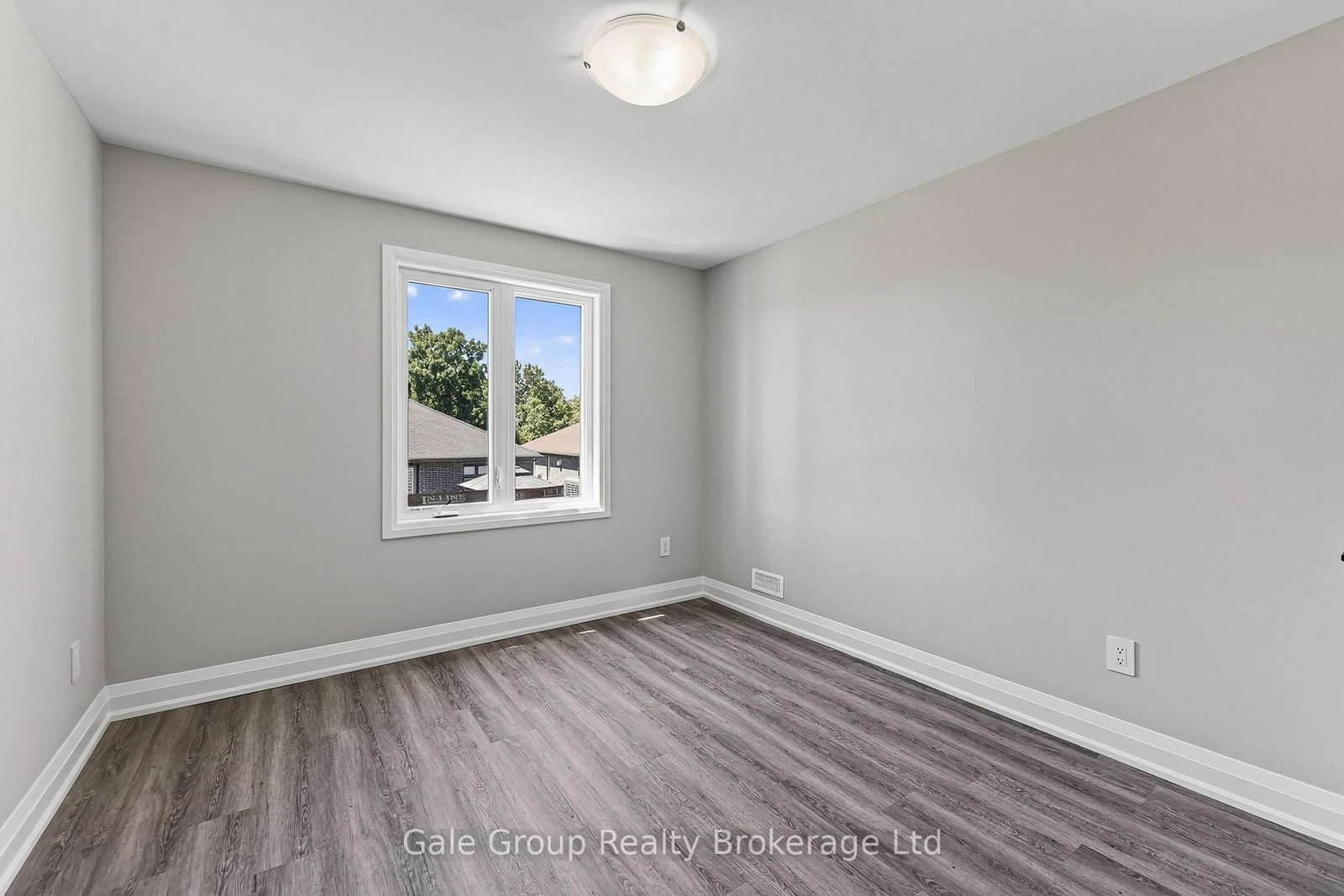 808 Garden Court Crescent • Woodstock, ON photo 38