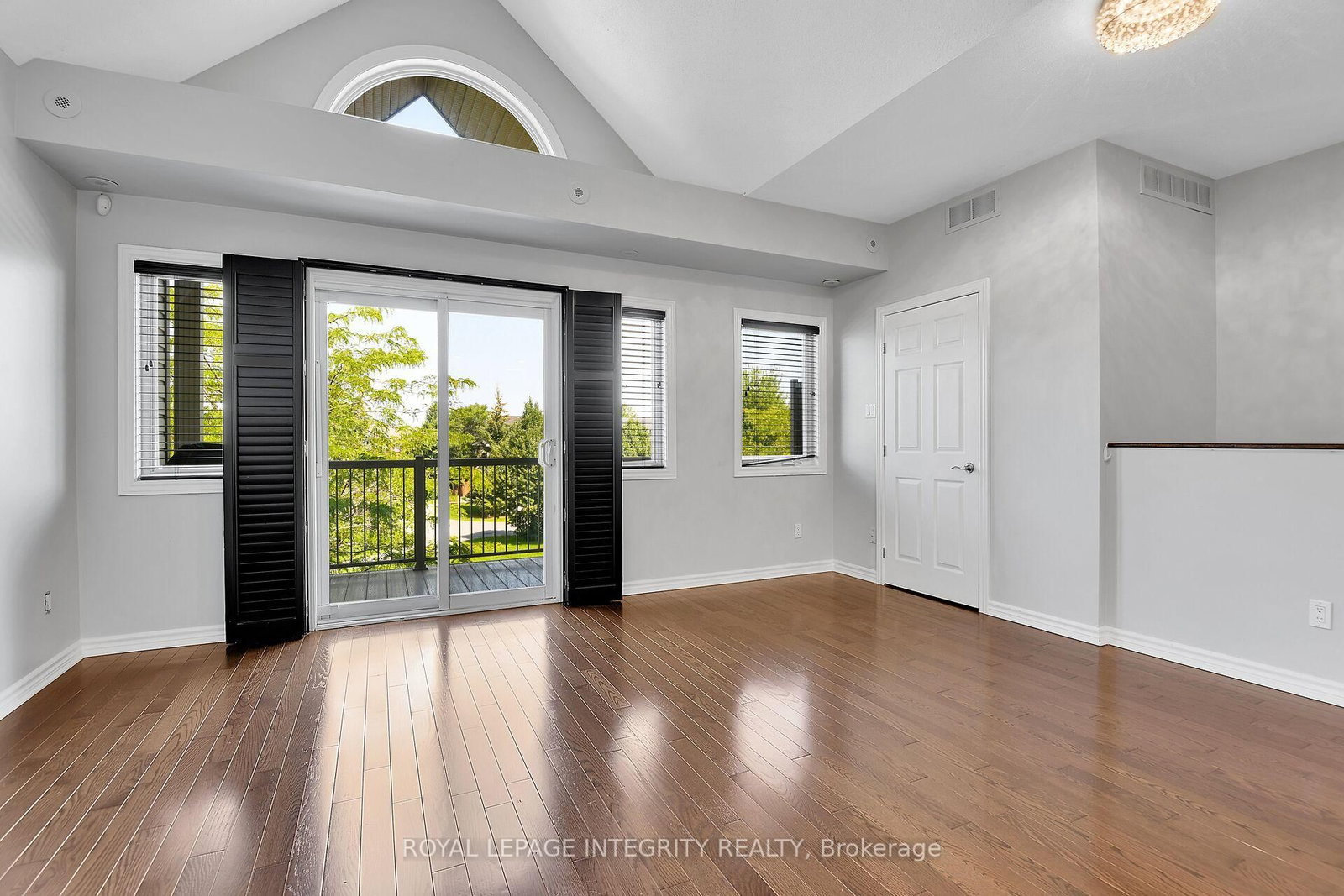 221 Crestway Drive • #J • Ottawa, ON photo 11