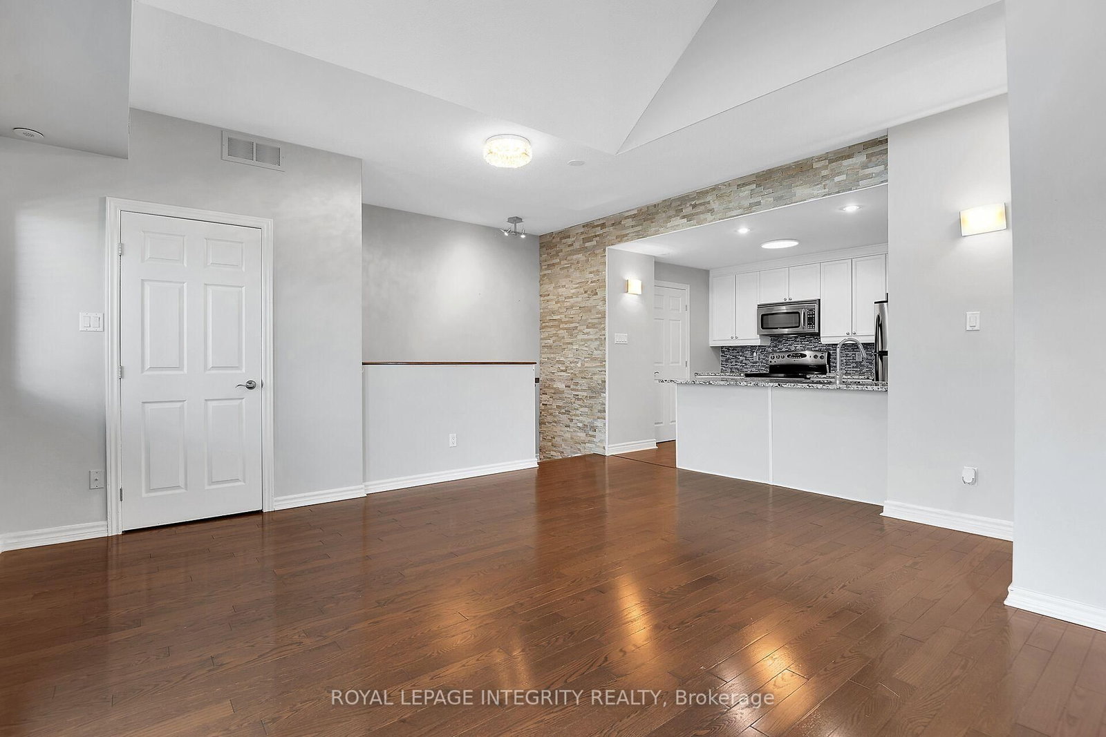 221 Crestway Drive • #J • Ottawa, ON photo 13