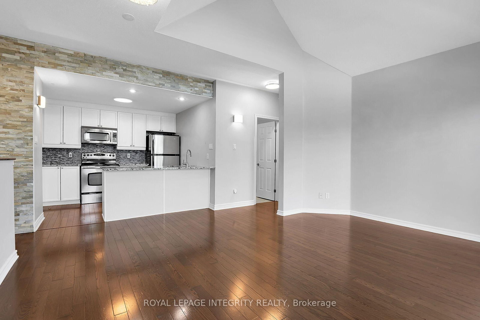 221 Crestway Drive • #J • Ottawa, ON photo 16