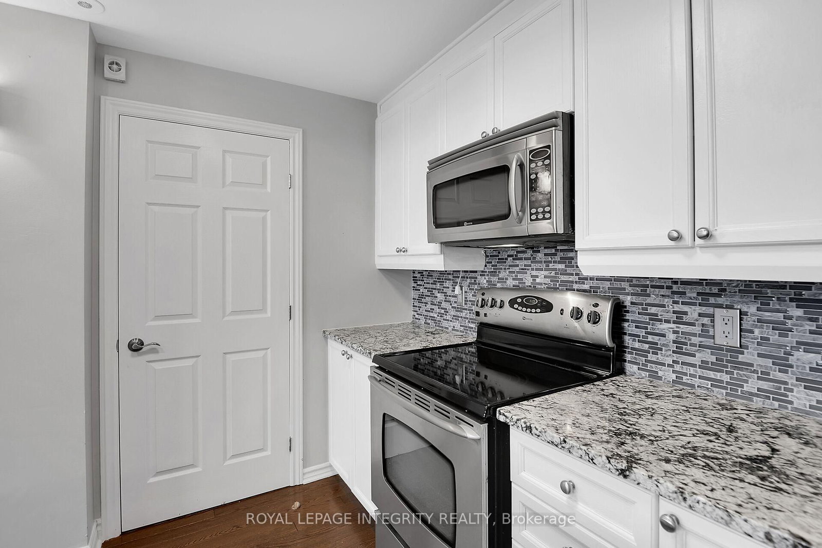 221 Crestway Drive • #J • Ottawa, ON photo 17