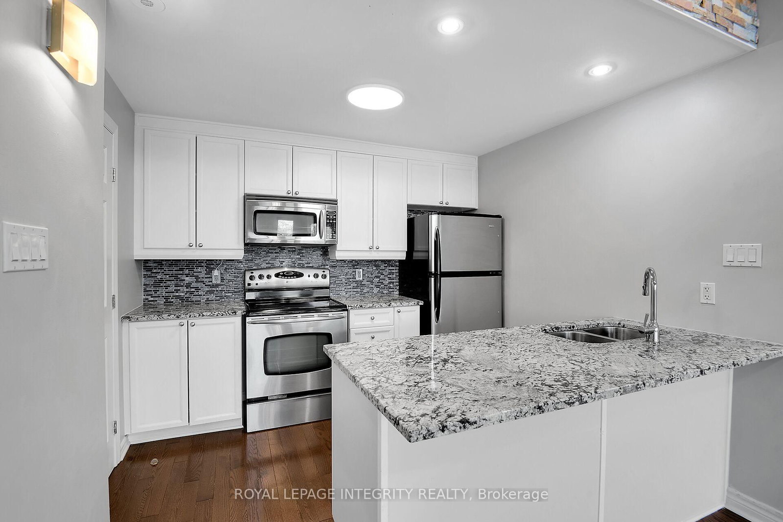 221 Crestway Drive • #J • Ottawa, ON photo 19