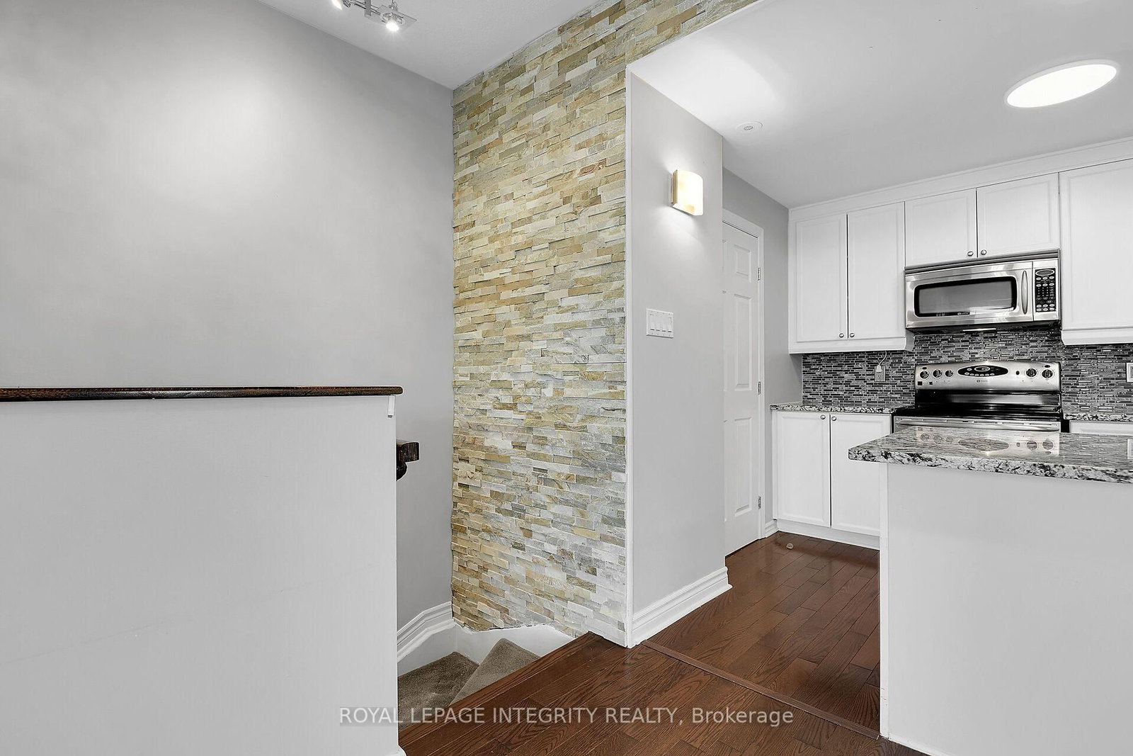 221 Crestway Drive • #J • Ottawa, ON photo 8