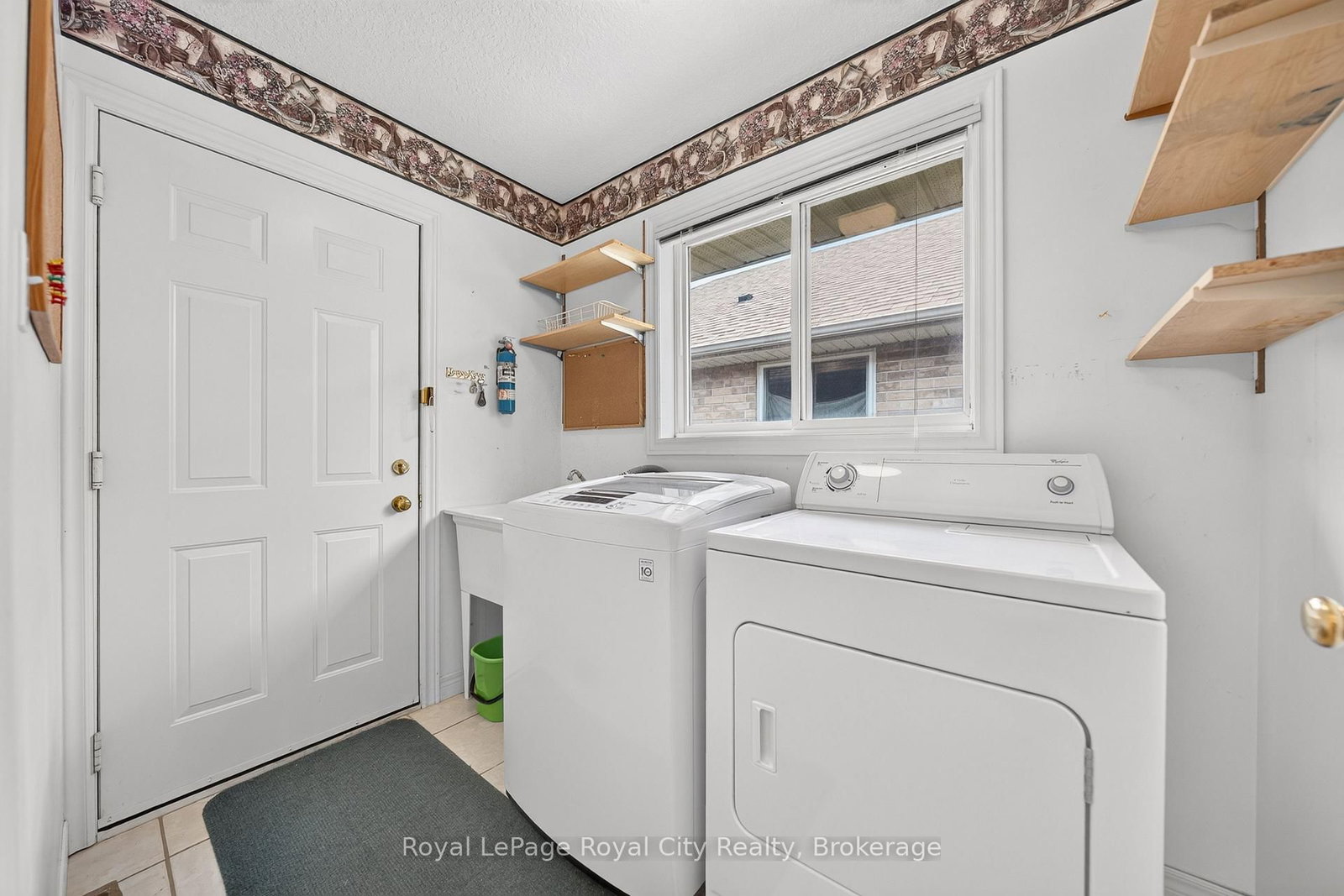 8 Whitetail Court • Guelph, ON photo 14