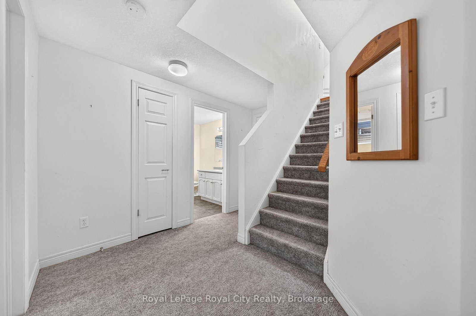 8 Whitetail Court • Guelph, ON photo 15