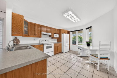 8 Whitetail Court • Guelph, ON photo 5