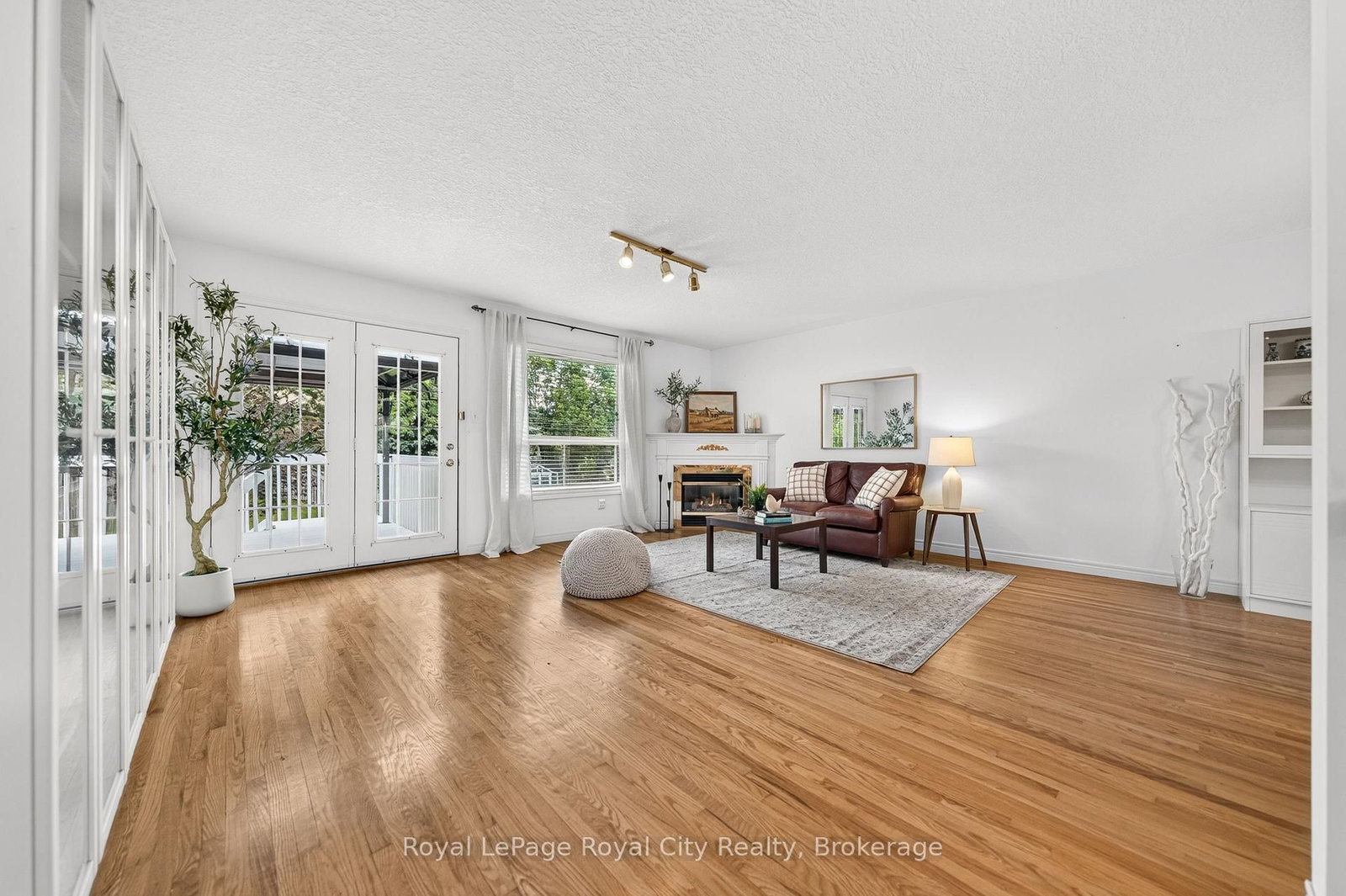 8 Whitetail Court • Guelph, ON photo 9